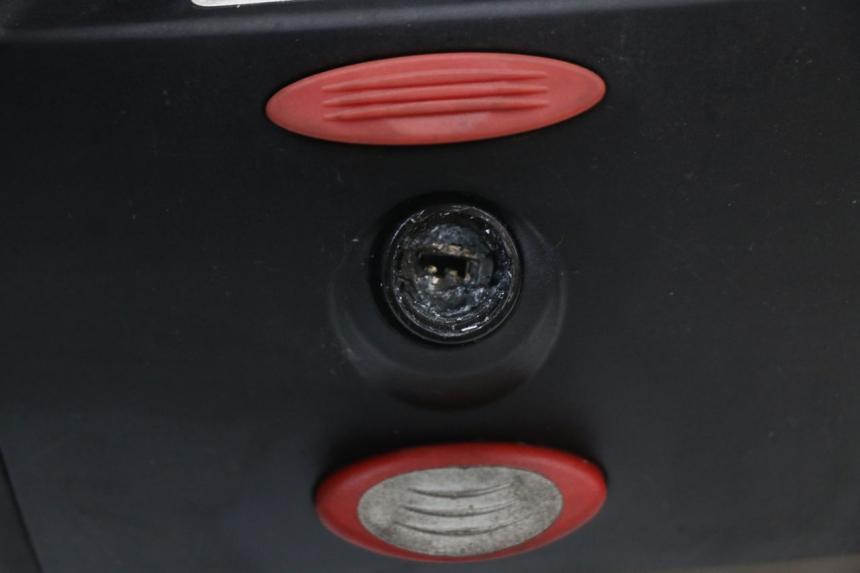 photo de TOPCASE KYMCO SUPER 8 125 (2008 - 2015) - Zoom op componenten