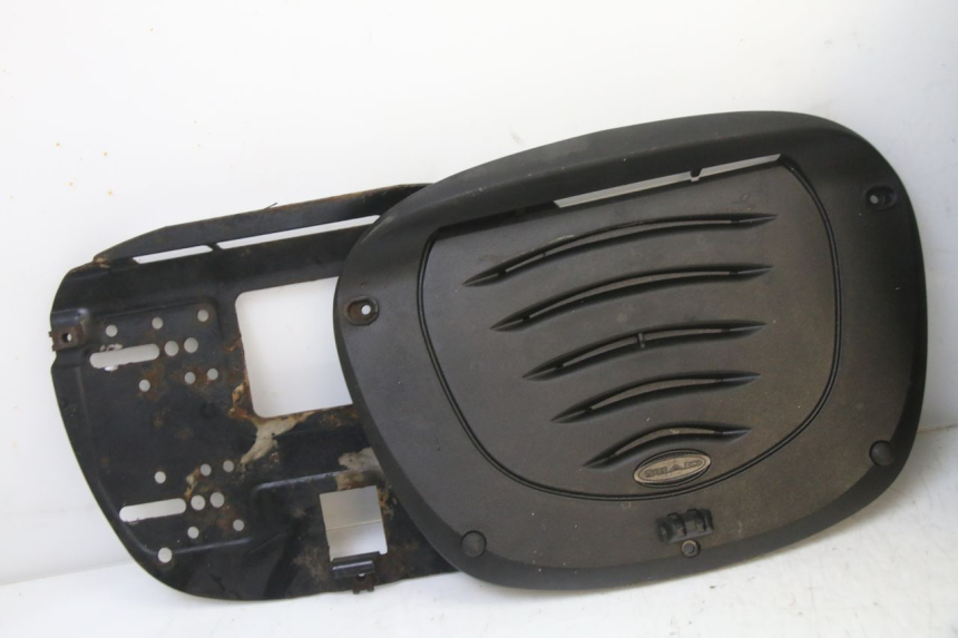 photo de TOPCASE PIAGGIO SUPER LX 125 (2000 - 2003) - Detailaanzicht