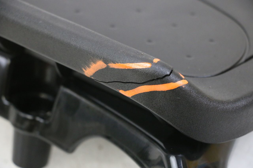 photo de TOPCASE PEUGEOT TWEET 4T 50 (2023 - 2025) - Gecontroleerd onderdeel