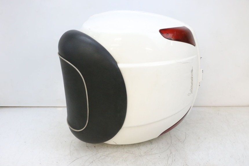 photo de TOPCASE PIAGGIO VESPA GTS SUPER IE 125 (2009 - 2016) - Kenmerkende details