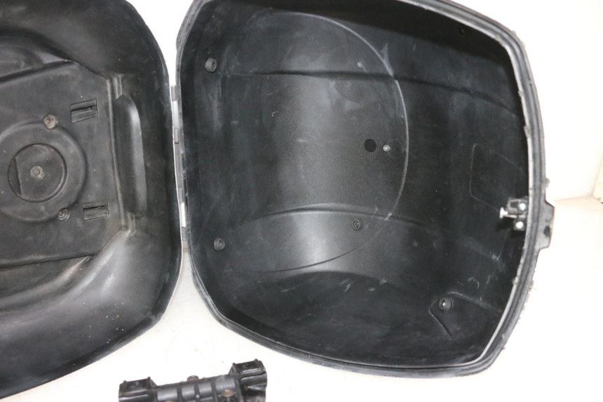 photo de TOPCASE PIAGGIO VESPA GTS SUPER IE 125 (2009 - 2016) - Zoom op gebruiksstaat