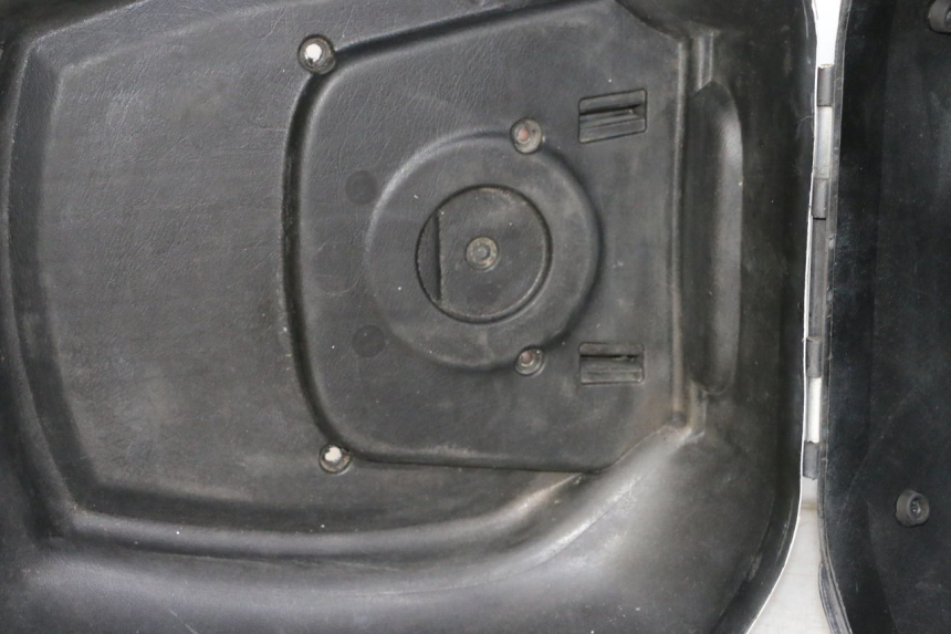 photo de TOPCASE PIAGGIO VESPA GTS SUPER IE 125 (2009 - 2016) - Andere kijkhoek