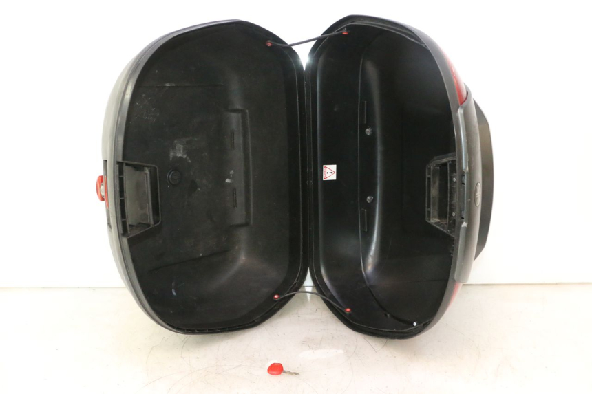 photo de TOP CASE YAMAHA X-MAX XMAX 125 (2010 - 2013) - Detail van het onderdeel