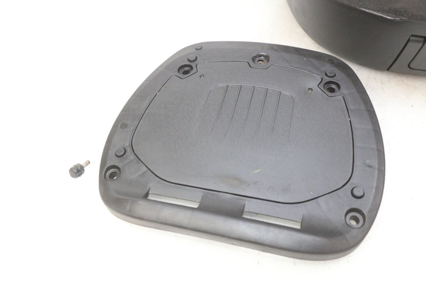 photo de TOPCASE YAMASAKI YM T 125 (2015 - 2020) - Markeringen en referenties