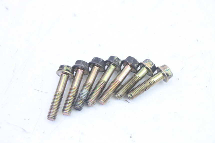 photo de WIELAANDRIJVING KYMCO AGILITY NAKED RENOUVO 2T 50 (2011 - 2018) - Zoom op componenten