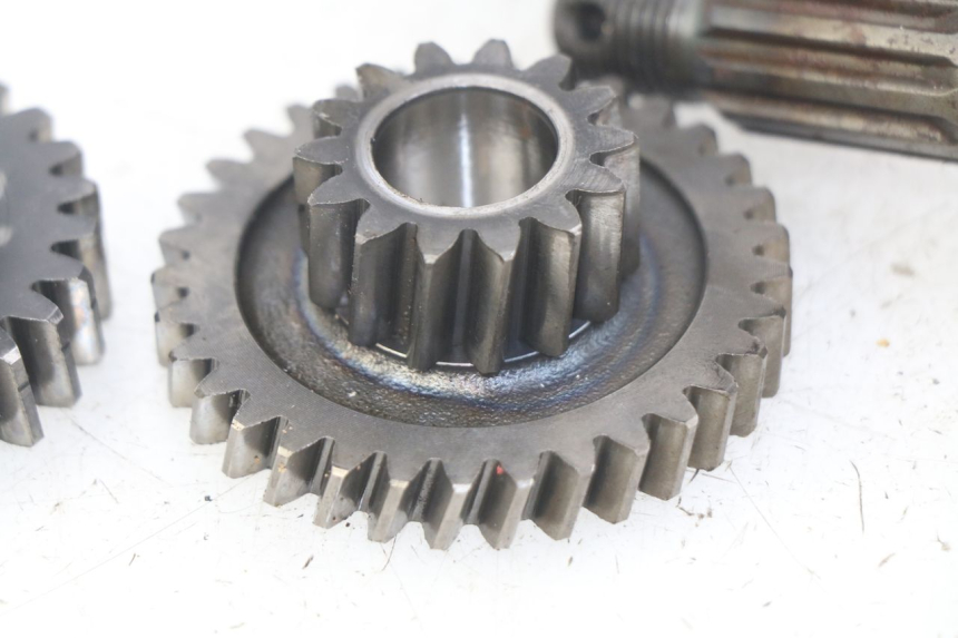 photo de WIELAANDRIJVING SUZUKI CP 80 (1985 - 1996) - Kenmerkende details