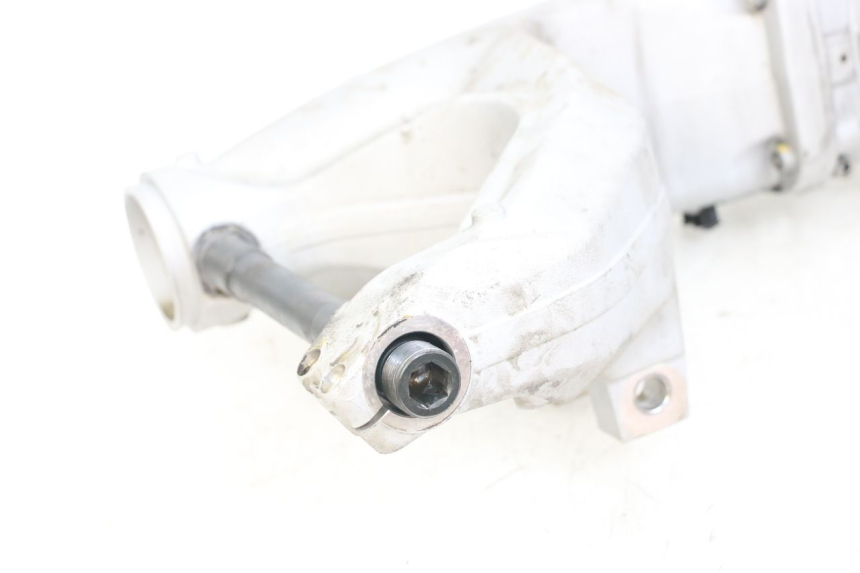 photo de WIELAANDRIJVING MOTO GUZZI NORGE 8V GT 1200 (2011 - 2016) - Bevestigingspunten