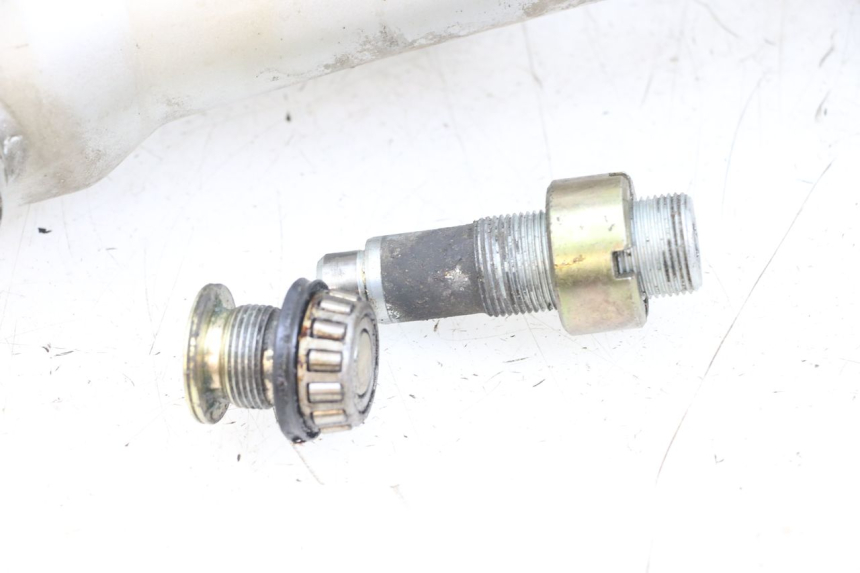 photo de WIELAANDRIJVING HONDA NTV DEAUVILLE 650 (1998 - 2001) - Focus op structuur