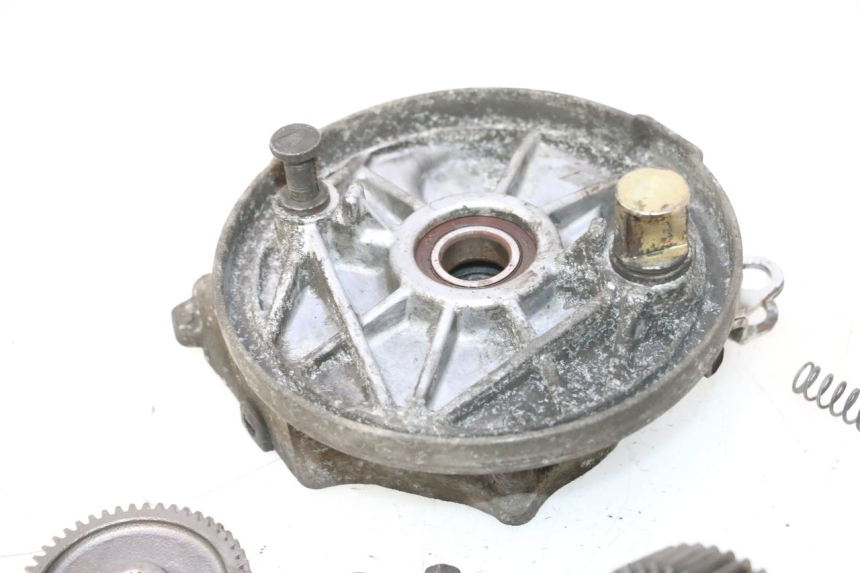 photo de WIELAANDRIJVING HONDA SCV LEAD 100 (2003 - 2007) - Kenmerkende details