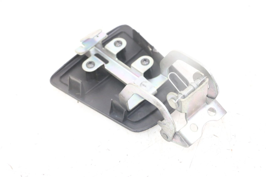 photo de BRANDSTOFFENDOP HONDA FORZA ABS 300 (2013 - 2017) - Detail van het onderdeel