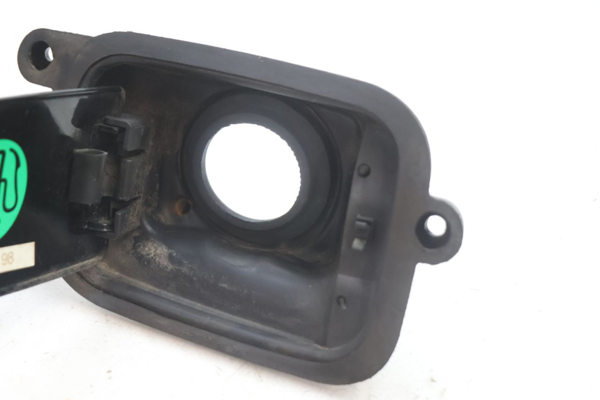 photo de BRANDSTOFFENKLEP YAMAHA YP MAJESTY 125 (2002 - 2006) - Bevestigingspunten