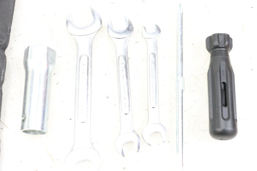 photo de GEREEDSCHAPSKIST DAELIM A-FOUR 2T 50 (2005 - 2012) - Detail van het onderdeel