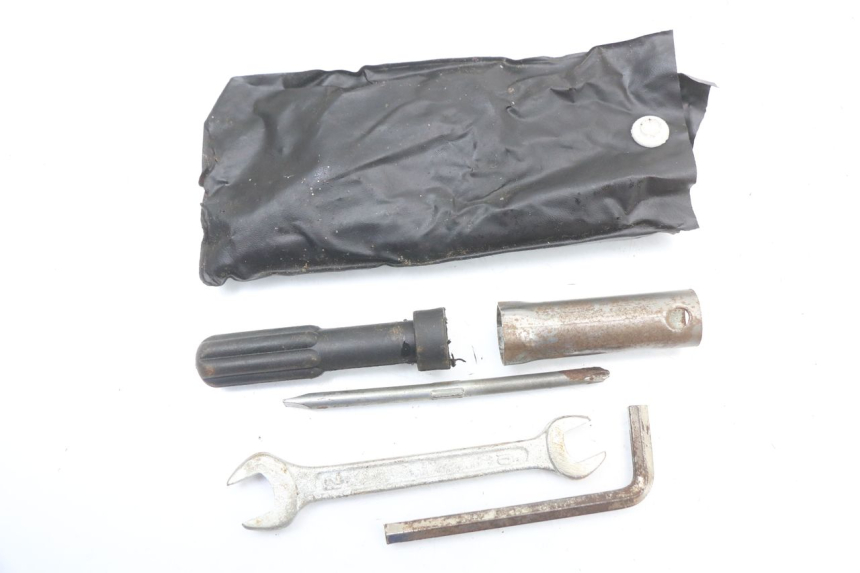 photo de GEREEDSCHAPSKIT JONWAY AZTRAL 125 (2008 - 2017) - Hoofdaanzicht