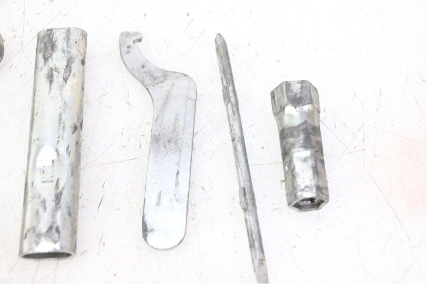 photo de GEREEDSCHAPSKIT HONDA CBF 125 (2009 - 2015) - Zoom op componenten