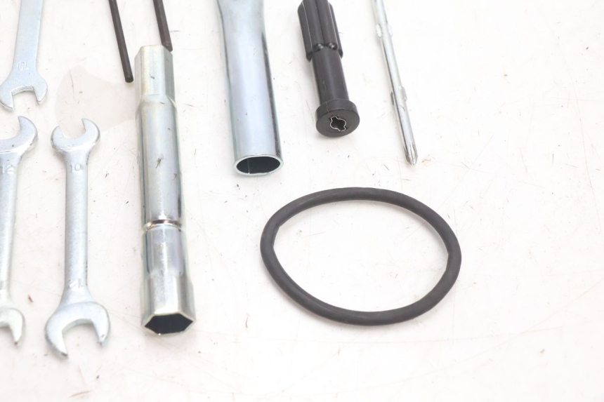 photo de GEREEDSCHAPSKIST YAMAHA FZ8 800 (2010 - 2016) - Andere kijkhoek