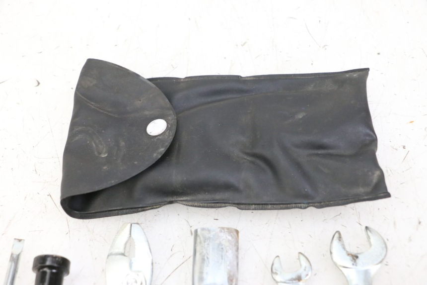 photo de GEREEDSCHAPSKIT SUZUKI GSR 750 (2011 - 2017) - Overzicht