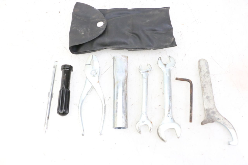 photo de GEREEDSCHAPSKIT SUZUKI GSR 750 (2011 - 2017) - Gecontroleerd onderdeel