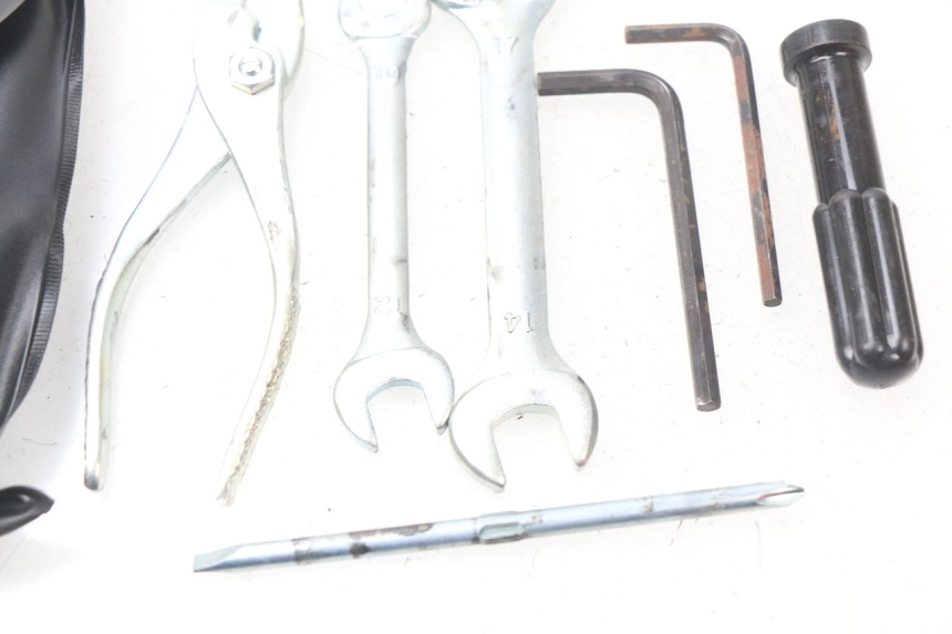 photo de Gereedschapsset SUZUKI GSX-R GSXR K16 1000 (2012 - 2016) - Detail van het onderdeel