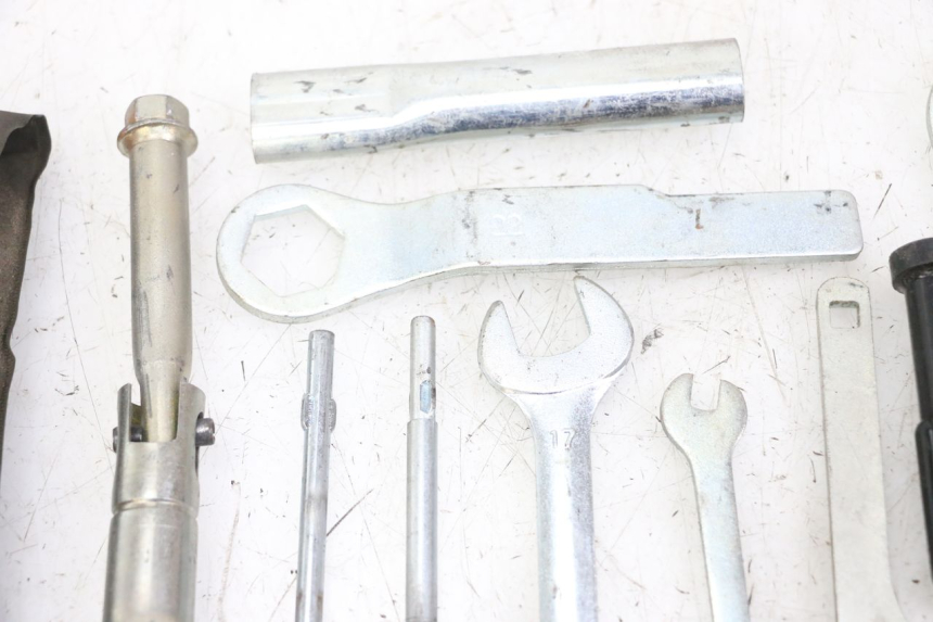 photo de GEREEDSCHAPSKIT KAWASAKI ZR7 ZR-7 S 750 (1999 - 2004) - Staat van het oppervlak