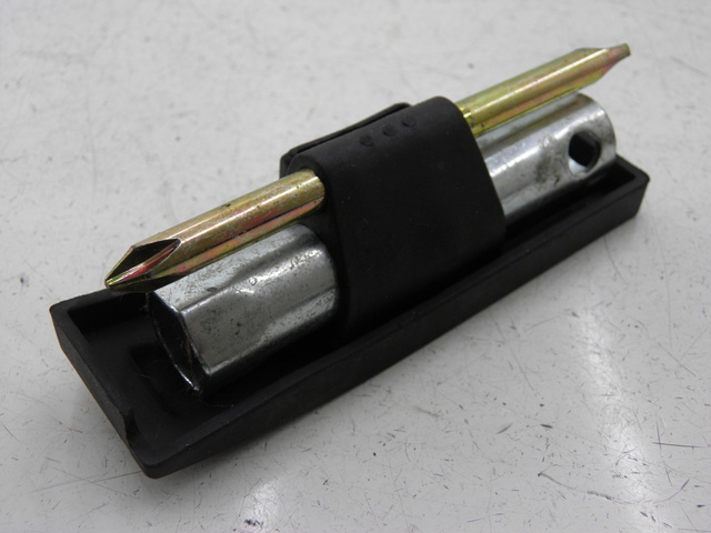 photo de GEREEDSCHAPSKIT MBK FLAME X 125 (2007 - 2016) - Zoom op gebruiksstaat