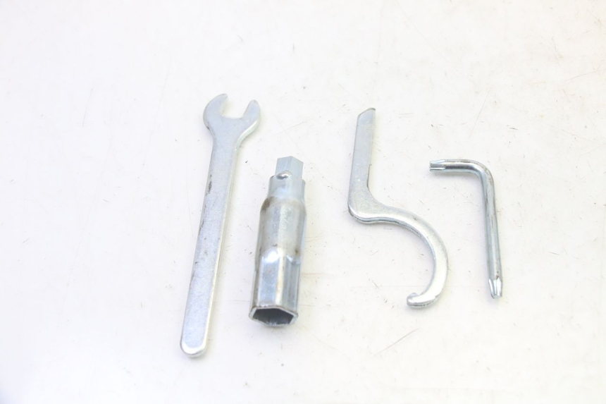 photo de Gereedschapsset PIAGGIO MP3 RL 250 (2006 - 2010) - Detail van het onderdeel