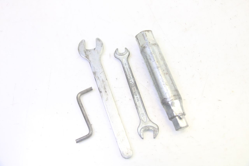 photo de Gereedschapsset PIAGGIO MP3 500 (2011 - 2015) - Detail van het onderdeel