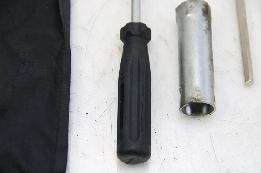 photo de GEREEDSCHAPSKIST JM MOTORS OLDIES 4T 50 (2010 - 2020) - Zoom op gebruiksstaat