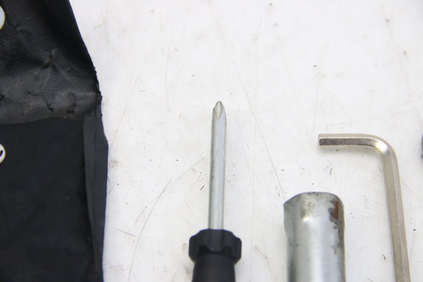 photo de GEREEDSCHAPSKIST JM MOTORS OLDIES 4T 50 (2010 - 2020) - Andere kijkhoek