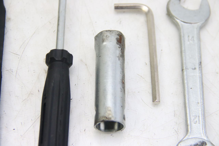 photo de GEREEDSCHAPSKIST JM MOTORS OLDIES 4T 50 (2010 - 2020) - Technische close-up