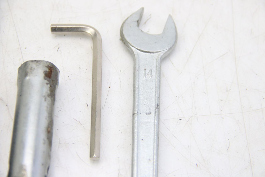 photo de GEREEDSCHAPSKIST JM MOTORS OLDIES 4T 50 (2010 - 2020) - Bevestigingspunten