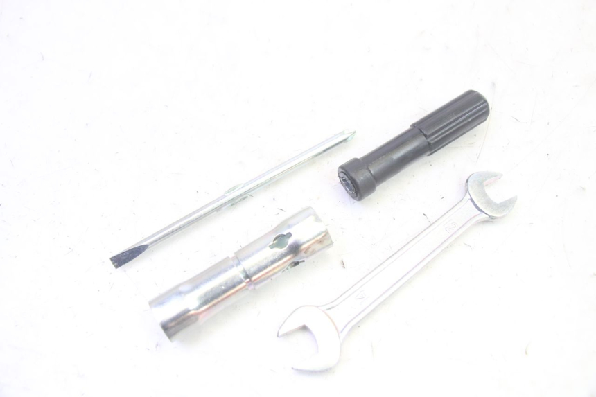 photo de Gereedschapsset JM MOTORS SANTANA EVO 50 (2024 - 2026) - Detail van het onderdeel