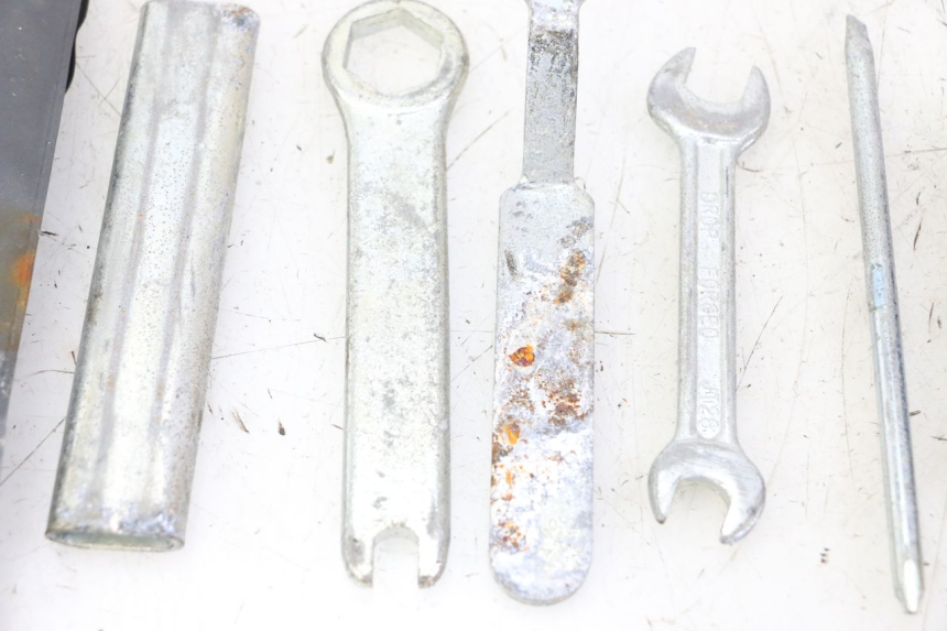 photo de GEREEDSCHAPSKIST HONDA SCV LEAD 100 (2003 - 2007) - Overzicht