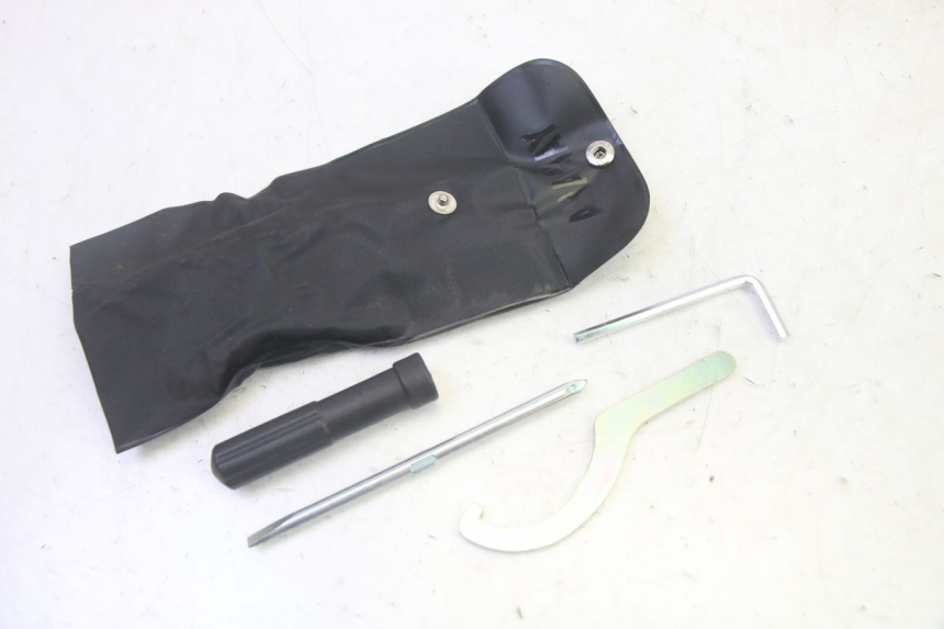 photo de GEREEDSCHAPSKIST YAMAHA TRICITY 300 (2020 - 2024) - Hoofdaanzicht