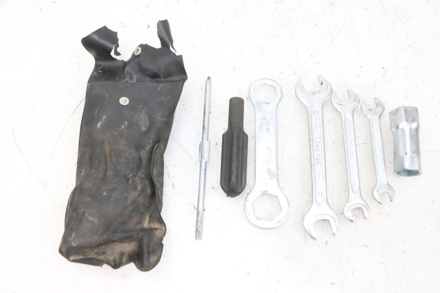 photo de Gereedschapsset YAMAHA TZR 50 (2008 - 2016) - Hoofdaanzicht