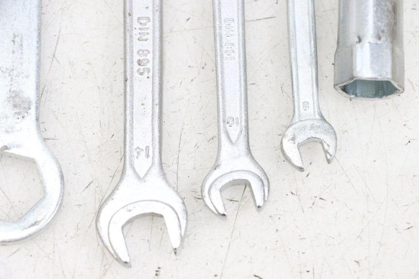 photo de Gereedschapsset YAMAHA TZR 50 (2008 - 2016) - Staat van het oppervlak