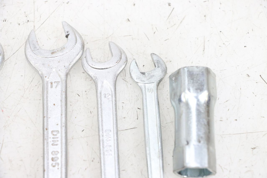 photo de Gereedschapsset YAMAHA TZR 50 (2008 - 2016) - Gecontroleerd onderdeel