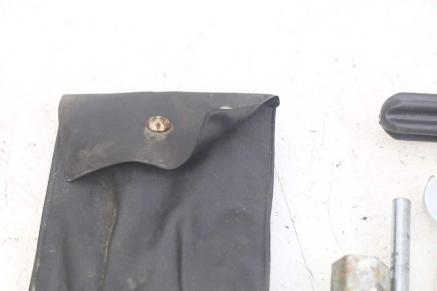 photo de GEREEDSCHAPSKIT YAMAHA XMAX X-MAX 125 (2006 - 2009) - Technische close-up