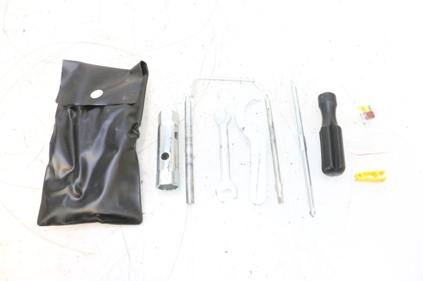 photo de Gereedschapsset YAMAHA X-MAX XMAX 125 (2010 - 2013) - Hoofdaanzicht