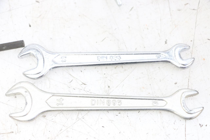 photo de GEREEDSCHAPSKIT HONDA XLV VARADERO 125 (2000 - 2006) - Overzicht