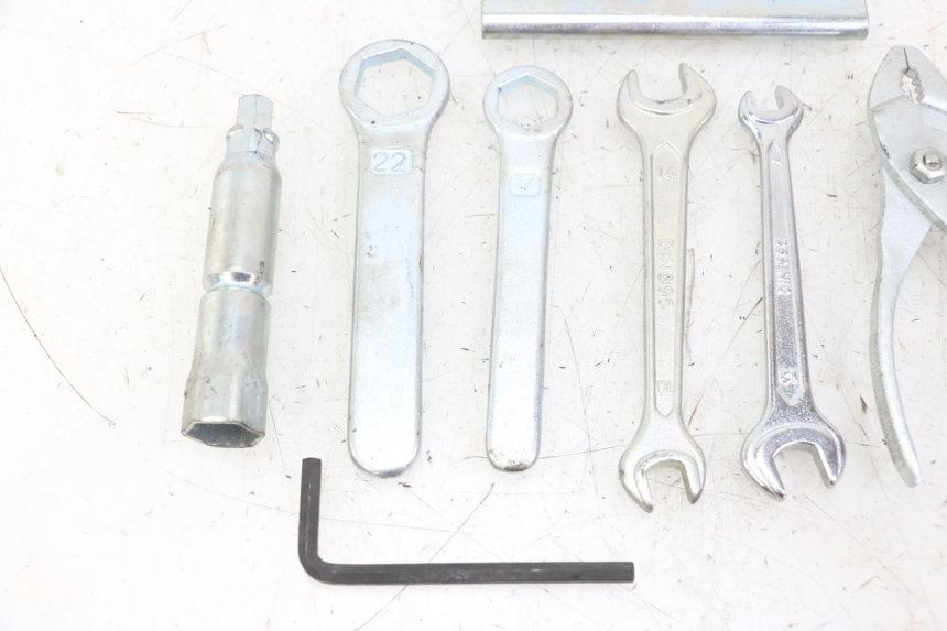 photo de GEREEDSCHAPSKIT HONDA XLV VARADERO 125 (2000 - 2006) - Staat van het oppervlak