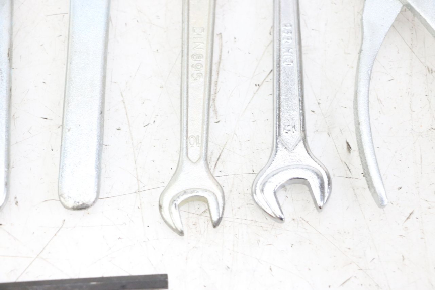 photo de GEREEDSCHAPSKIT HONDA XLV VARADERO 125 (2000 - 2006) - Gecontroleerd onderdeel