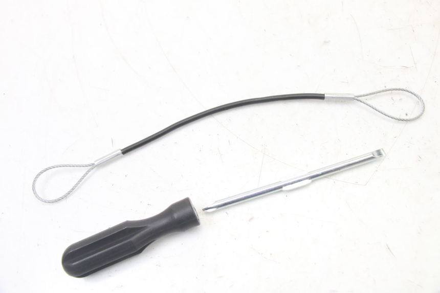 photo de GEREEDSCHAPSKIST YAMAHA TRACER 7 700 (2020 - 2024) - Detail van het onderdeel