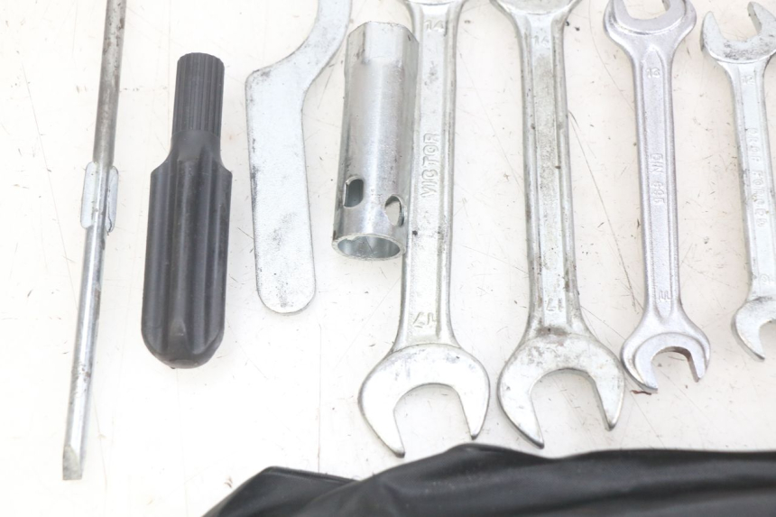 photo de Gereedschapsset YAMAHA YP MAJESTY 125 (2007 - 2010) - Bevestigingspunten