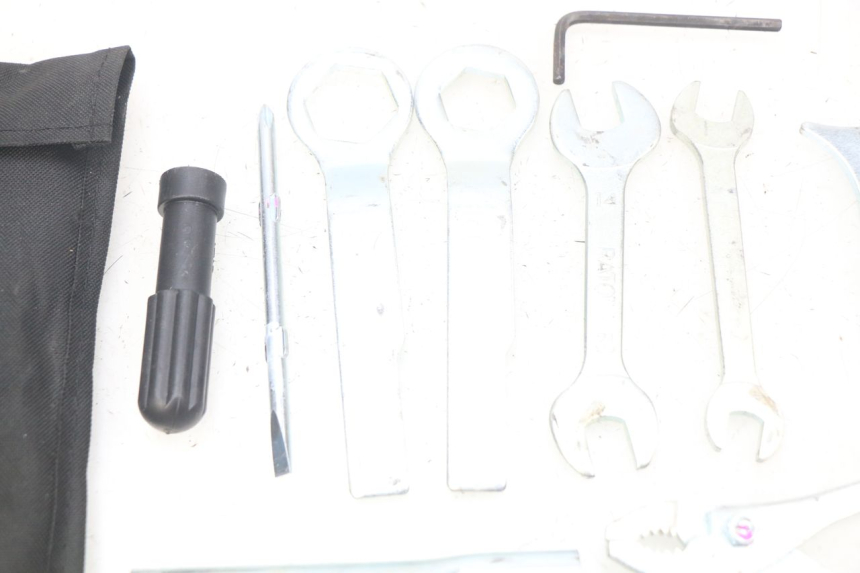 photo de Gereedschapsset KAWASAKI Z 650 (2016 - 2019) - Bevestigingspunten