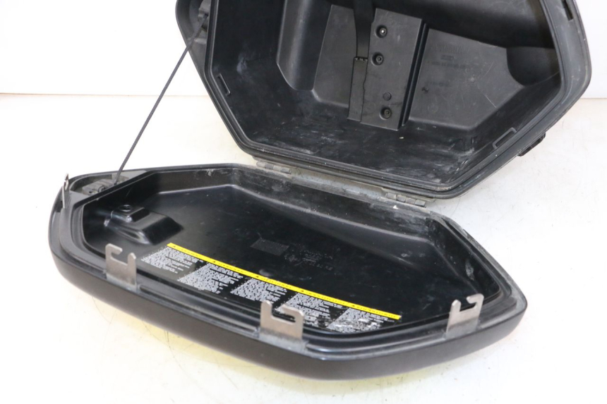 photo de RECHTER KOFFER YAMAHA FJR ABS 1300 (2006 - 2012) - Zoom op gebruiksstaat