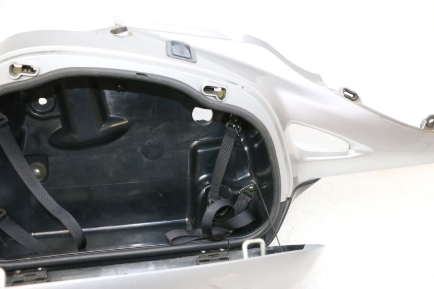 photo de RECHTERKANT KOFFER HONDA NTV DEAUVILLE 650 (2001 - 2006) - Detail van het onderdeel