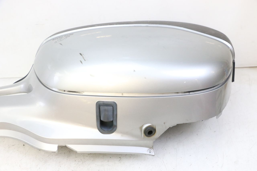 photo de RECHTERKANT KOFFER HONDA NTV DEAUVILLE 650 (2001 - 2006) - Zoom op componenten