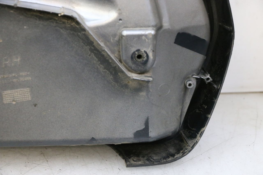 photo de RECHTERKANT KOFFER HONDA NTV DEAUVILLE 650 (2001 - 2006) - Bevestigingspunten