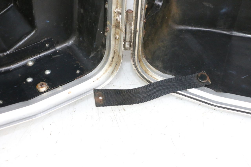 photo de LINKER KOFFER KAWASAKI GTR 1000 (1994 - 2004) - Zoom op gebruiksstaat