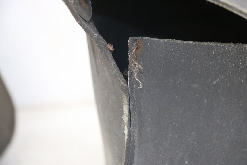 photo de KOFFER SUZUKI GZ MARAUDER 125 (1998 - 2004) - Zoom op componenten